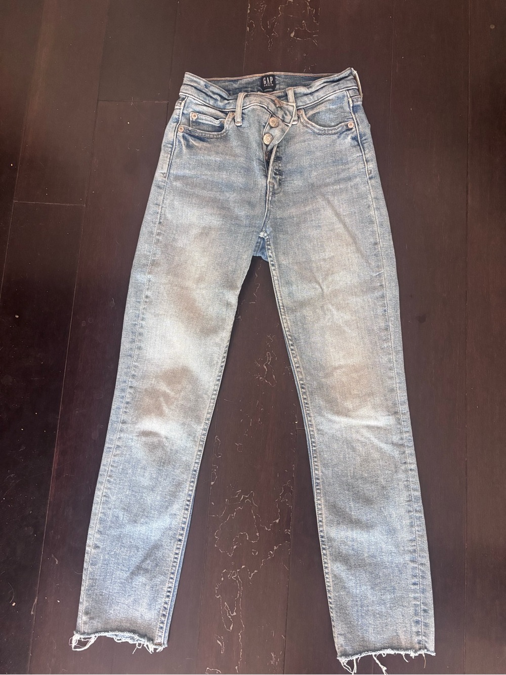 GAP Women’s Light Wash High-Rise Cigarette Jeans